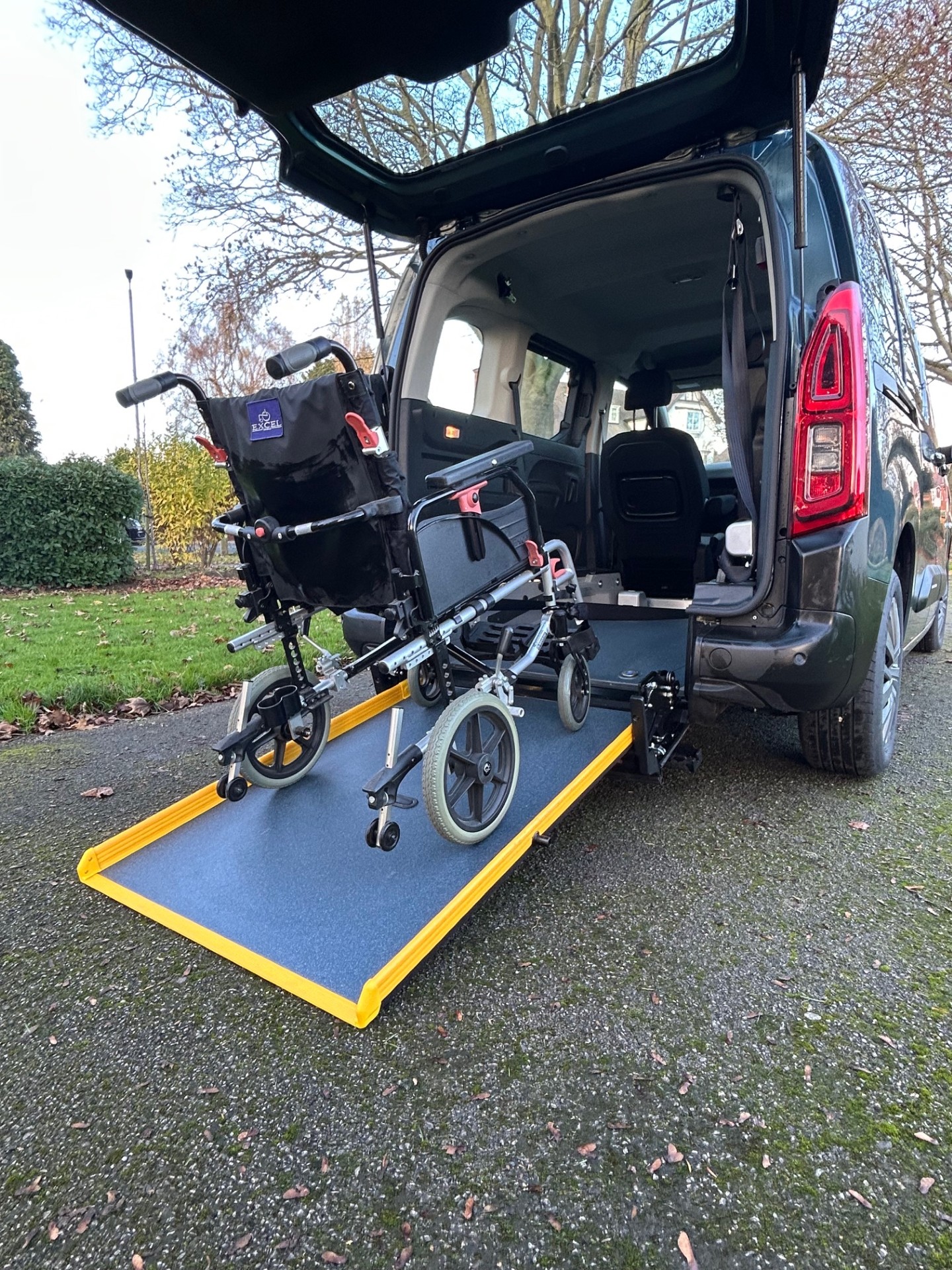 CItroen Berlingo with wheelchair on the ramp